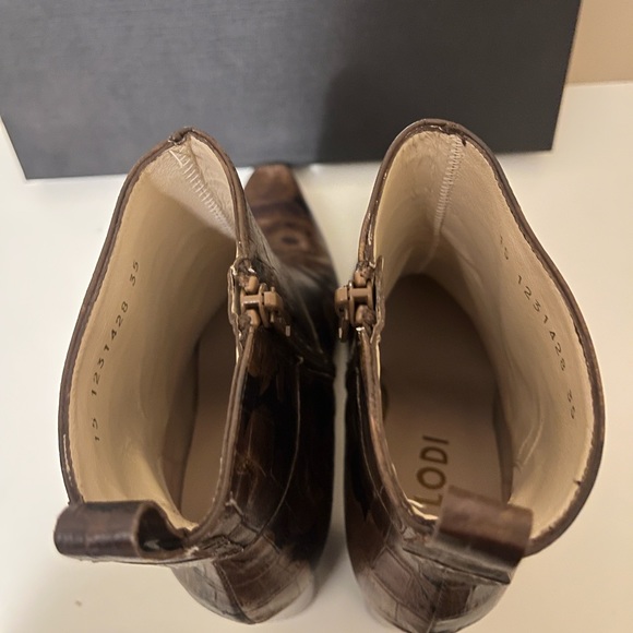Lodi Booties Brand New In Box - Picture 4 of 14